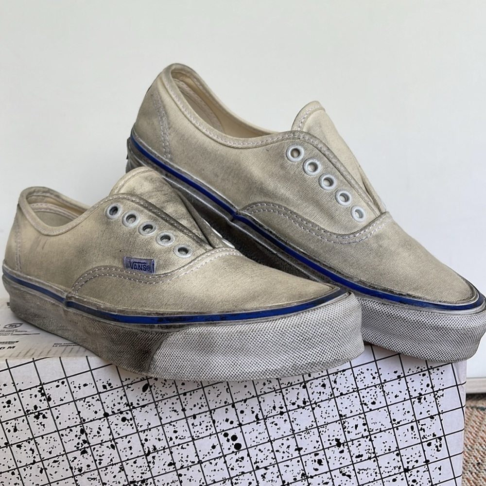 Vans WMNS 0g Authentic L
Stressed Classic White
VN0A5FBD2VZ
Sneakers - Picture 4 of 16
